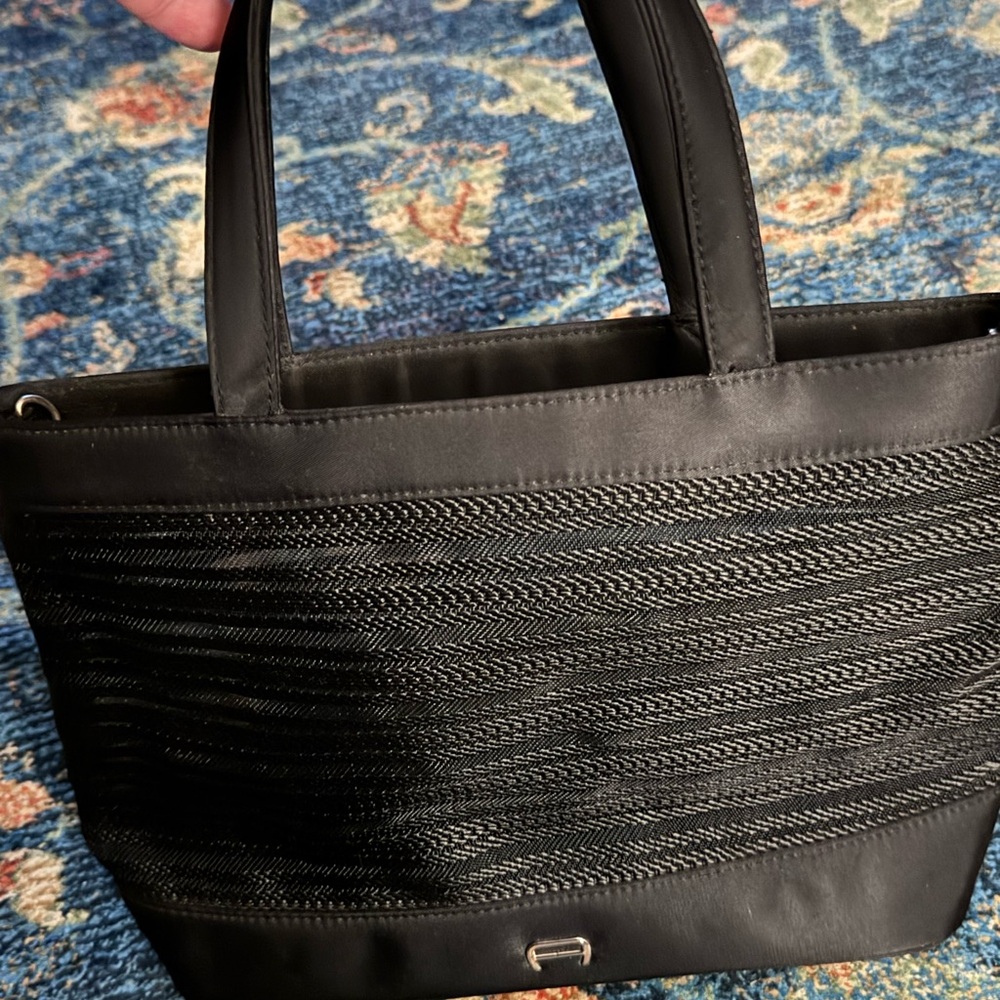 Aigner small Black Tote with Structured Design and Durable Finish